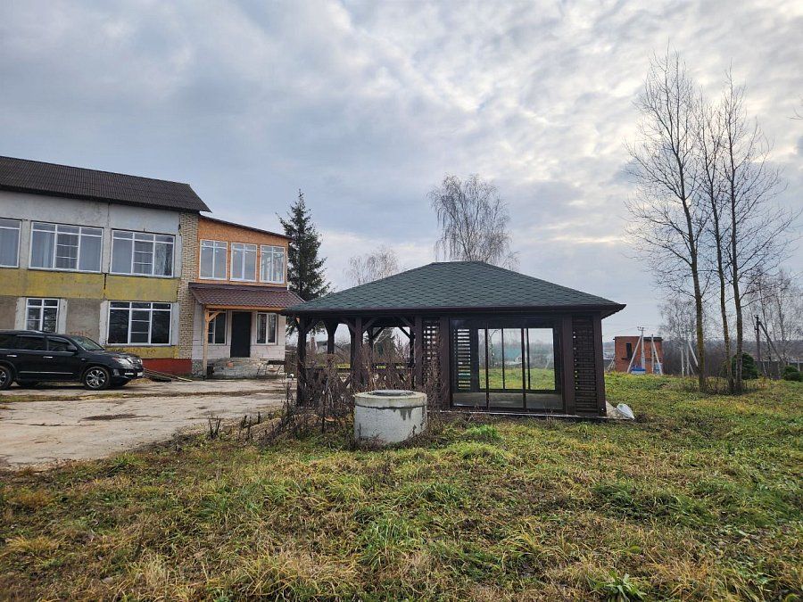 Закрытая беседка Клима